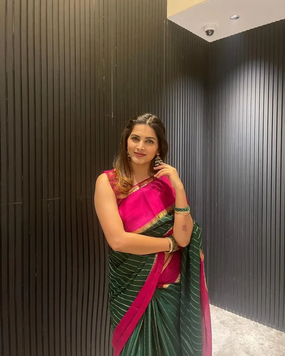 SOUTH INDIAN ACTRESS PAVANI GANGI REDDY IN GREEN SAREE 1